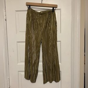 Gold Capris
